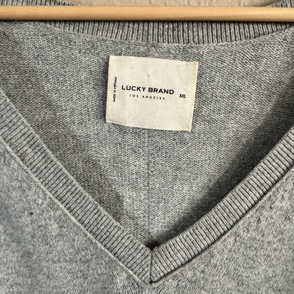 Lucky Brand Women's Gray V-Neck Sweater - Picture 2 of 8